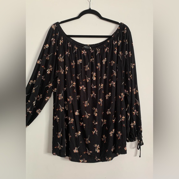 062 MICHEL STUIDO black floral top - Picture 1 of 4